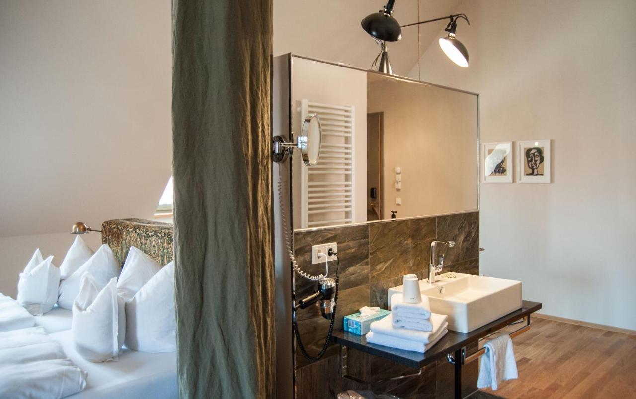 Emmerich Hotel Goerlitz Экстерьер фото A room at the Hotel